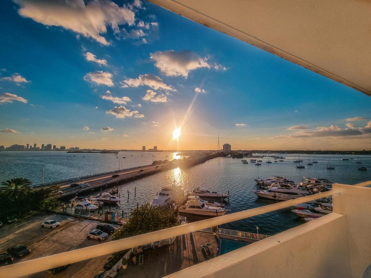 Bayfront Apartment Breathtaking Views- One Bedroom W Balcony- Living Room -Free Parking Miami Beach Eksteriør billede