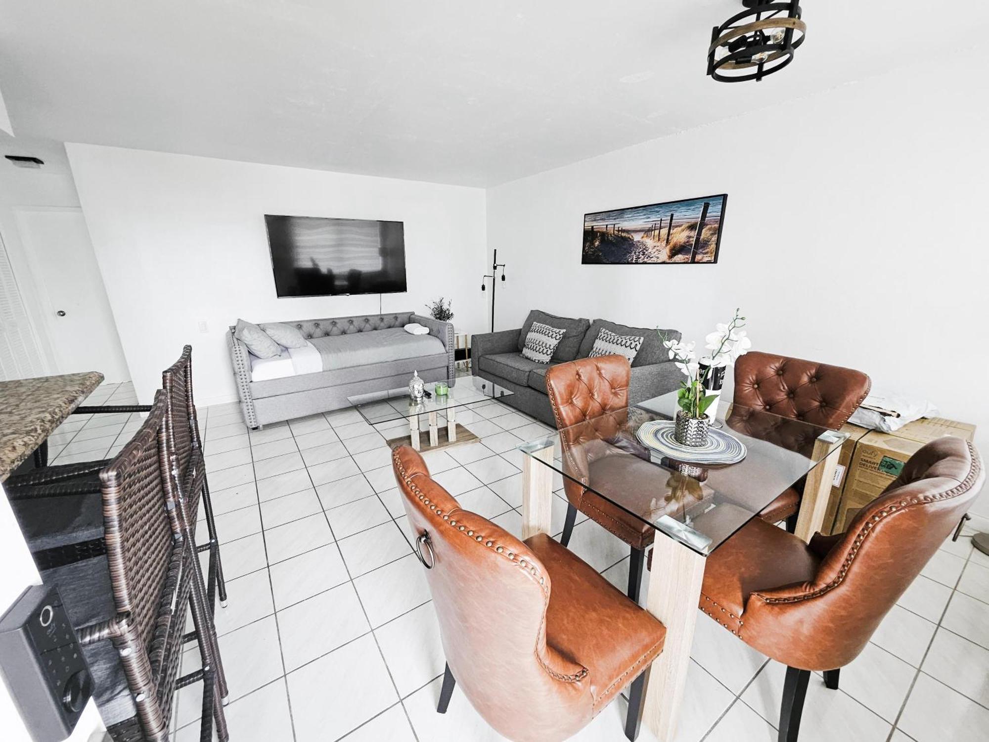 Bayfront Apartment Breathtaking Views- One Bedroom W Balcony- Living Room -Free Parking Miami Beach Eksteriør billede
